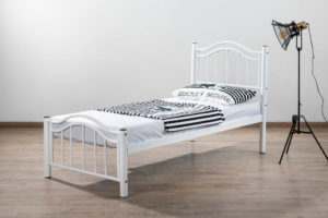 מיטת יחיד ממתכת בצבע לבן 80/190 מבית Twins Design דגם בליני