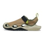 Crocs Swiftwater Mesh Deck Sandal - סנדלי קרוקס סוויפווטר לגברים בצבע חום כהה ספירה
